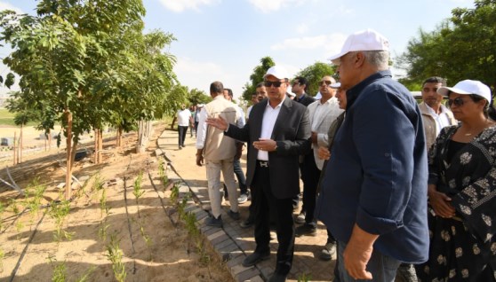 وزير الإسكان يتفقد مكونات مشروع حدائق "تلال الفسطاط"