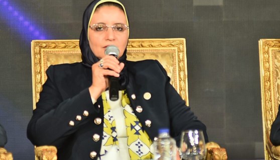 ة المهندسة منى رزق رئيس الشركة المصرية لنقل الكهرباء