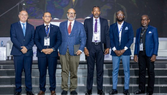  القابضة للمطارات