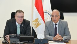 وزير الري مع المدير التنفيذي لمصر بمجموعة البنك الدولي