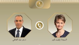 وزير الخارجية يجري اتصال هاتفي مع نظيرته البريطانية