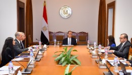وزير الخارجية مع أعضاء الوكالة المصرية للشراكة من أجل التنمية