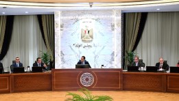 رئيس الوزراء خلال اجتماعه لمتابعة جهود توفير الأدوية 
