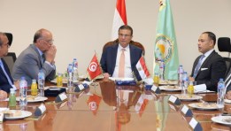  علاء فاروق وزير الزراعة خلال اللقاء
