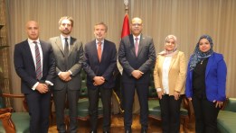 وزير العمل محمد جبران، مع السفير الإيطالي بالقاهرة ميكيلي كواروني 