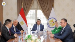 رئيس مجلس إدارة هيئة الشراء الموحد مع وفد من شركة DAVID الصينية