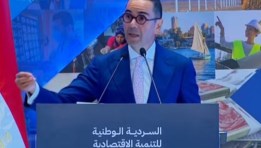  المهندس حسن الخطيب، وزير الاستثمار والتجارة الخارجية أثناء المؤتمر
