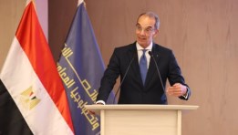 عمرو طلعت وزير الاتصالات وتكنولوجيا المعلومات 