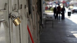 غلق المحال و المقاهي في فصل الشتاء 