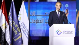 عمرو طلعت وزير الاتصالات