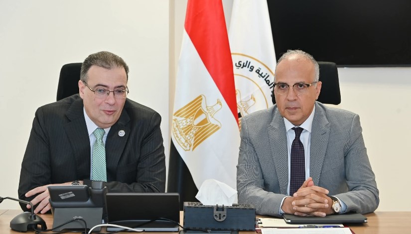 وزير الري مع المدير التنفيذي لمصر بمجموعة البنك الدولي وزير الري مع المدير التنفيذي لمصر بمجموعة البنك الدولي