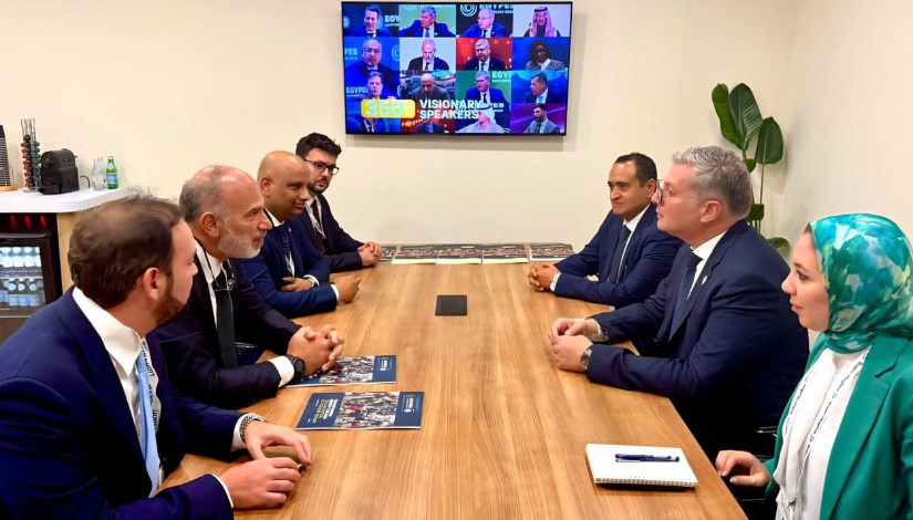 وزير البترول ووفد البنك الدولي وزير البترول ووفد البنك الدولي