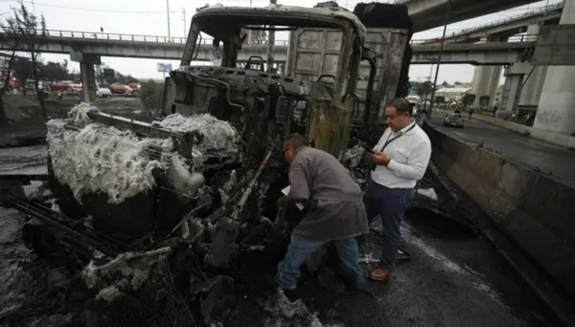 انفجار صهريج غاز بمدينة مكسيكو انفجار صهريج غاز بمدينة مكسيكو