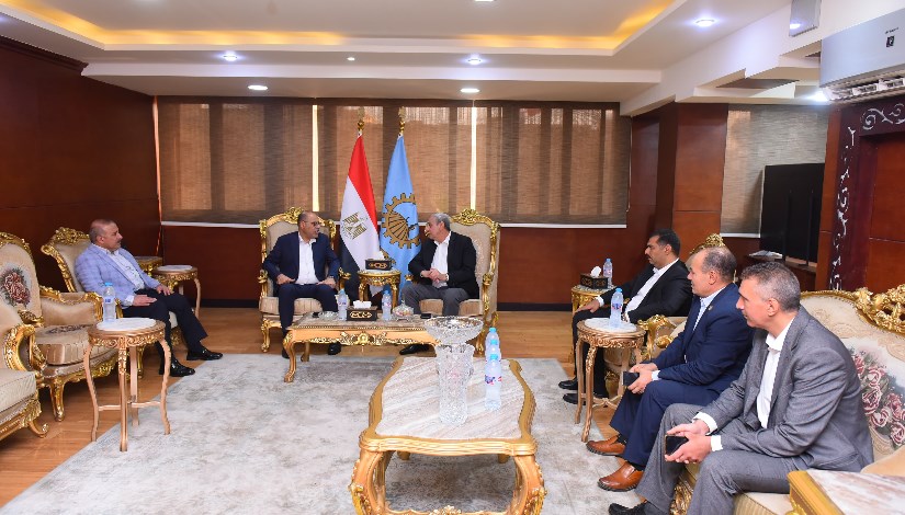 وزير العمل بديوان عام المحافظة 