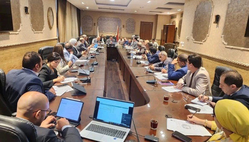 جانب من اجتماع نائب وزير المالية للسياسات الضريبية