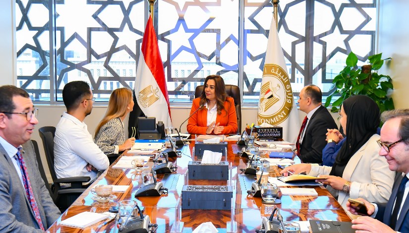 جانب من الاجتماع جانب من الاجتماع
