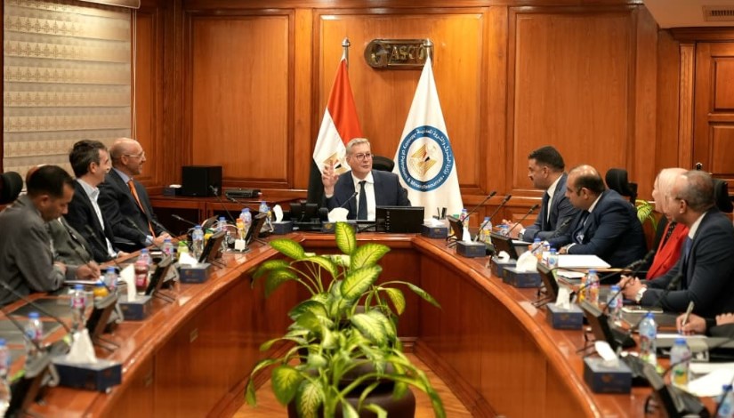 المهندس كريم بدوي وزير البترول والثروة المعدنية المهندس كريم بدوي وزير البترول والثروة المعدنية