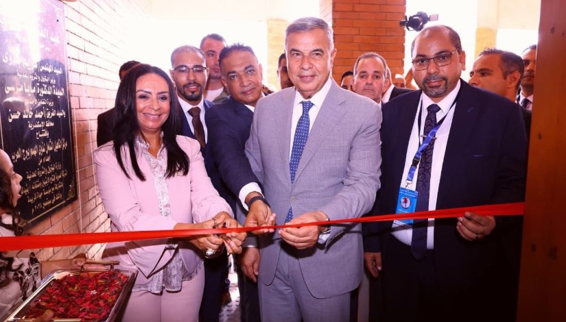 جانب من الإفتتاح جانب من الإفتتاح