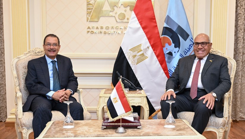رئيس الهيئة العربية للتصنيع مع الدكتور أحمد درويش