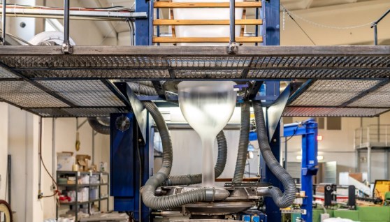 مصانع سحب البلاستيك