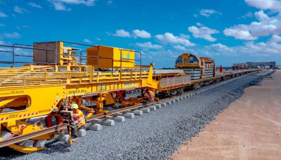 قطار التركيبات