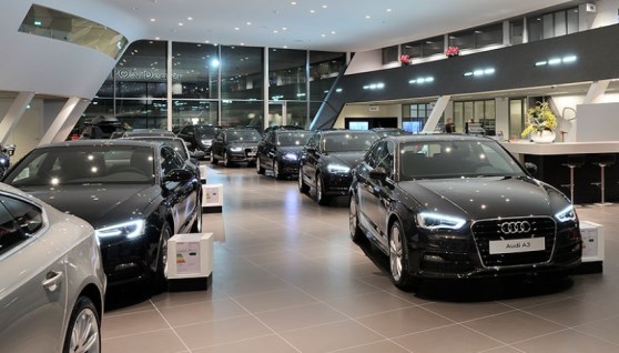 معرض سيارات