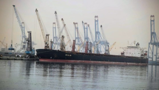 سفينة الصب الجاف