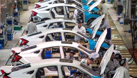 صناعة السيارات العالمية