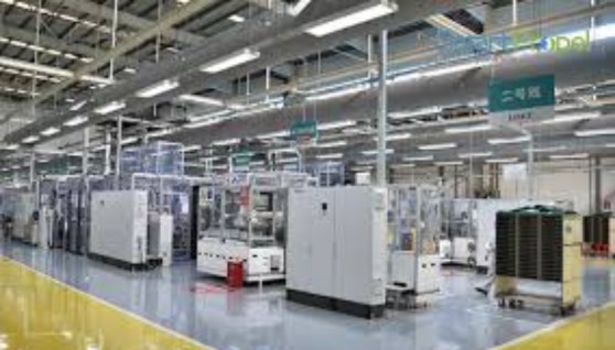 مصنع بطاريات ليثيوم أيون 