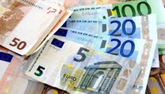 سعر الدولار 