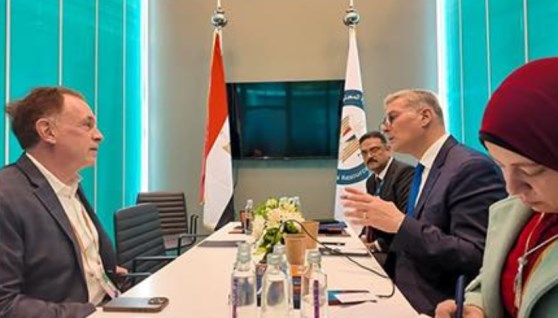 جانب من اجتماع وزير البترول اليوم