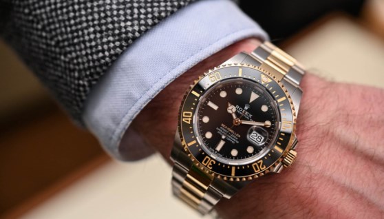 ساعات سويسرية