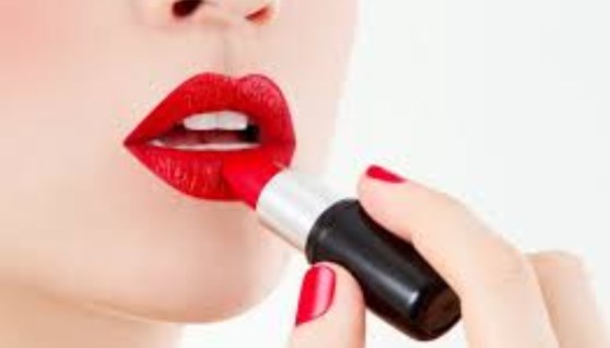 أحمر الشفاه