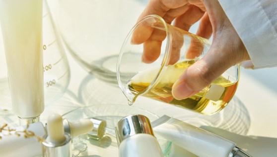  صناعة مستحضرات التجميل