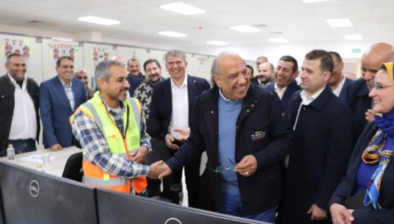 وزير الكهرباء والطاقة محمود عصمت 