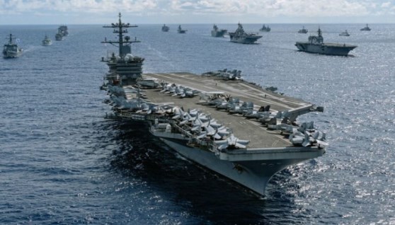 حاملة الطائرات الأمريكية "يو إس إس أبراهام لينكولن"