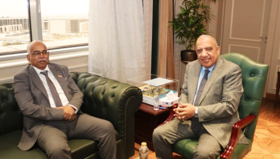 وزير الكهرباء الدكتور محمود عصمت مع وزير النفط السوداني