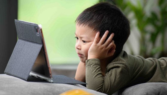 تأثير التكنولوجيا على صحة الأطفال