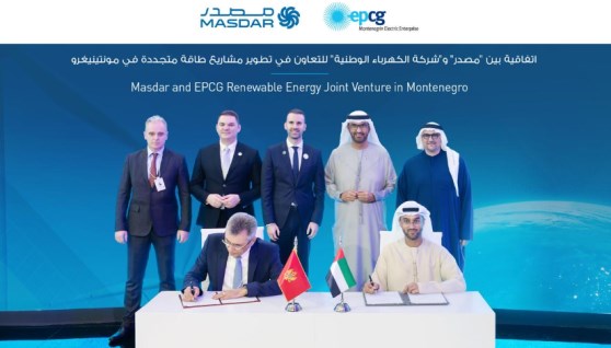 خلال توقيع العقود - صورة أرشيفية 