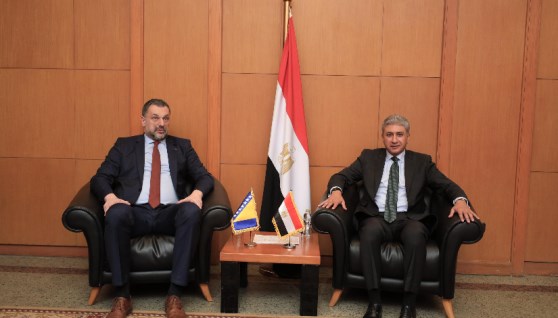 وزير السياحة والآثار مع وزير خارجية البوسنة والهرسك 