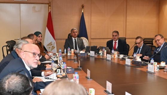 وزير السياحة والآثار 