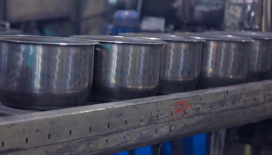 صناعة أواني الطهي الاستانلس ستيل