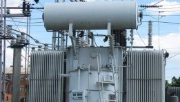 مولد كهربائي