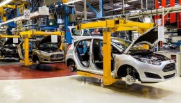 تصنيع السيارات