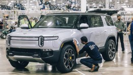 سيارة ريفيان