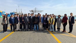 وفدا طلابيًا من جامعة بكين  الصينية