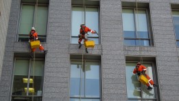 التنظيف المختص للمباني 