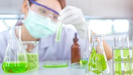 صناعة مستحضرات التجميل