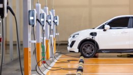 سيارة كهربائية