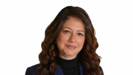 الدكتورة سوزي سمير- عضو لجنة الصحة بمجلس الشيوخ